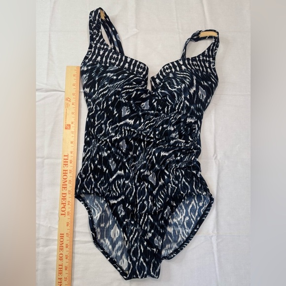 Miraclesuit Blue and White Women’s Escape One Piece in Palatium Colorblock - Picture 3 of 9